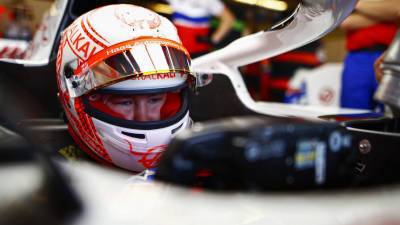 Никита Мазепин - Никита Мазепин изменил дизайн шлема в честь Хэллоуина. Фото - autosport.com.ru - Россия - США - Мексика - Испания