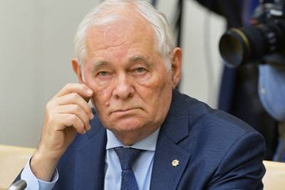 Леонид Рошаль - Александр Мясников - Рошаль раскритиковал уволившихся из-за нежелания вакцинироваться врачей - lenta.ru - Еврейская обл.
