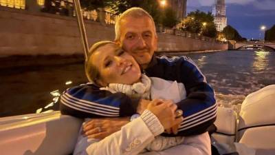 Ксения Собчак - Богомолов поздравил Собчак с юбилеем и заставил рыдать страну: «Это любовь» - 5-tv.ru
