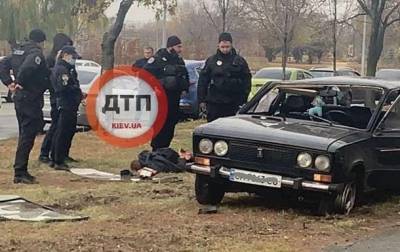В Киеве перевернулся ВАЗ, уходя от погони - korrespondent.net - Украина - Киев