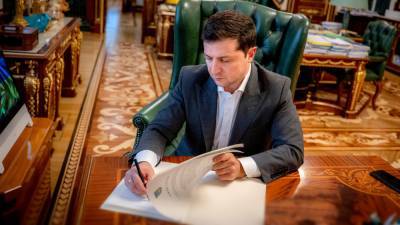 Владимир Зеленский - Зеленский подписал антиолигархический закон - epravda.com.ua - Украина