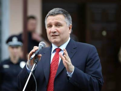 Арсен Аваков - Михаил Подоляк - "Сложно адаптироваться к жизни без должности". В Офисе президента прокомментировали интервью Авакова - gordonua.com - Украина