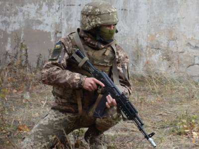 Боевики на Донбассе ранили украинского военного - gordonua.com - Россия - Украина - Крым - Луганская обл. - Донецкая обл.