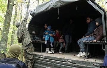 Мариуш Блащак - Минобороны Польши: Белорусские силовики строят пешеходные мосты на болоте для перехода мигрантов - charter97.org - Белоруссия - Польша - Twitter