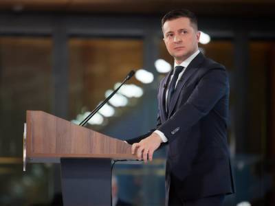Владимир Зеленский - Игорь Кузин - Зеленский подписал закон о выделении 800 млн грн на кислородные станции для больниц, где лечатся паценты с COVID-19 - gordonua.com - Украина