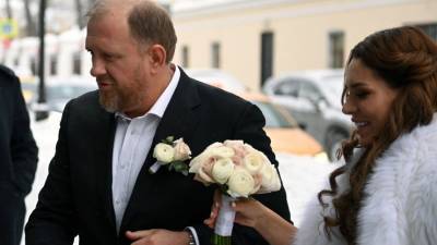 Константин Ивлев - Женившийся в феврале Ивлев в третий раз станет отцом - 5-tv.ru