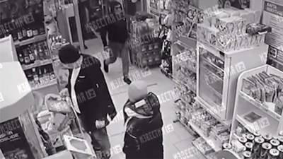 Сестра подозреваемых в избиении отца с сыном назвала их хорошими мальчиками - iz.ru - Москва - Израиль