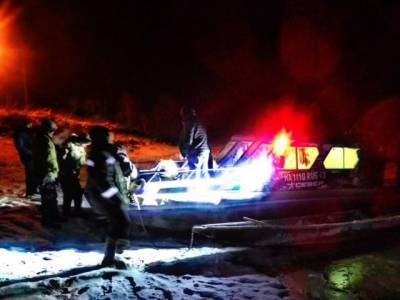 Застрявшим на лодке во льду кузбассовцам понадобилась помощь спасателей - gazeta.a42.ru - Междуреченск