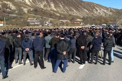 Рамзан Кадыров - Муфтият Чечни помирил две враждовавшие после смертельного ДТП семьи - kavkaz.mk.ru - респ. Чечня