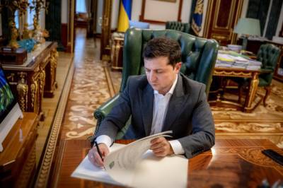 Владимир Зеленский - Зеленский подписал закон о деолигархизации - thepage.ua - Украина