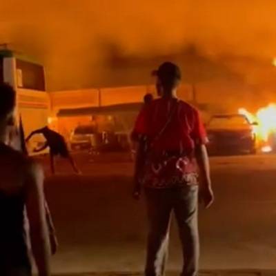 Мощный взрыв произошел в Сьерра-Леоне в результате столкновения бензовоза с грузовиком - radiomayak.ru - Сьерра Леоне