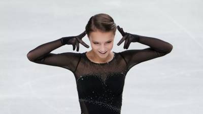 Анна Щербакова - Щербакова упала после четверного лутца на тренировке в Турине - russian.rt.com - Россия - Италия