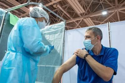 Врачи в Еврейской автономии решили прививаться от коронавируса - infox.ru - Еврейская обл. - Облучье