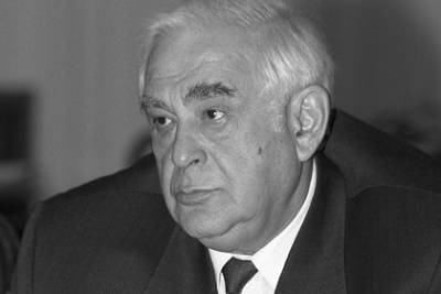 Бывший премьер-министр Украины скончался из-за COVID-19 - lenta.ru - Украина - Донецк