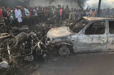 При взрыве бензовоза в Сьерра-Леоне погибли свыше 100 человек - aif.ru - Веллингтон - Сьерра Леоне