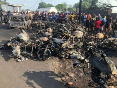 В Сьерра-Леоне взорвался бензовоз: погибло около 100 человек, еще столько же ранены - unn.com.ua - Украина - Киев - Сьерра Леоне - Reuters