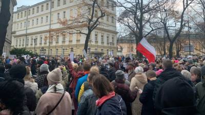 По всей Польше прошли акции в память об умершей с пороками плода - svoboda.org - Польша - Варшава
