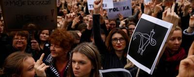 В Польше стартовали массовые акции протеста против запрета абортов - runews24.ru - Польша - Варшава
