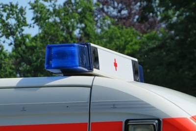 Охранник ТЦ избил россиянку из-за справки о вакцинации - lenta.ru - Екатеринбург