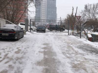 Новосибирцев возмутило перекрытие воротами улицы Маяковского - sib.fm - Новосибирск - район Октябрьский, Новосибирск