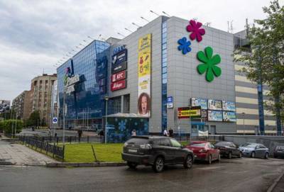 Густаво Зырянов - В Новосибирске у ТРЦ «Ройял Парк» вырубили деревья под строительство высотного отеля - sib.fm - Новосибирск