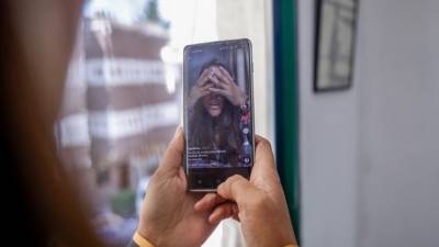 Блогер - TikTok головного мозга: как издевающиеся над бабушкой блогеры переиграли соцслужбы - 5-tv.ru - Челябинск