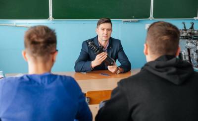 Молодой ученый из Гродно разработал систему для гашения вибрации в кабине трактора - grodnonews.by - Белоруссия