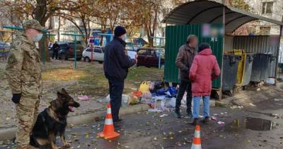 В Мелитополе бездомные нашли младенца в мусорном баке (фото, видео) - focus.ua - Украина - Запорожская обл. - Мелитополь