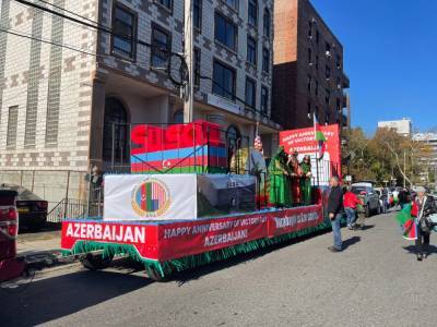 В Нью-Йорке по случаю Дня Победы проведен автопробег, подняты флаги Азербайджана и США (ФОТО) - trend.az - США - Турция - Нью-Йорк - Нью-Йорк - Азербайджан