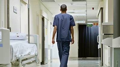 Присылал сексуальные сообщения пациентке: врач из Ашкелона отделался выговором - vesty.co.il - Израиль