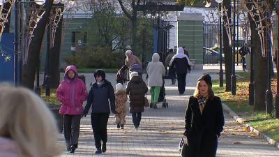 Почти во всех российских регионах переходят к обычному режиму работы после вынужденных выходных - 1tv.ru - Москва - Челябинская обл. - Курская обл. - респ. Хакасия - Томская обл. - Новгородская обл. - Тульская обл.