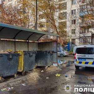 В Мелитополе в мусорном баке нашли труп ребенка. Фото - reporter-ua.com - Украина - Мелитополь