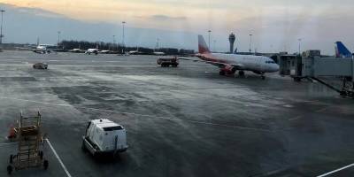 Летевший из Петербурга пассажирский самолет не смог сесть в Красноярске из-за ветра - runews24.ru - Россия - Санкт-Петербург - Красноярск - Абакан