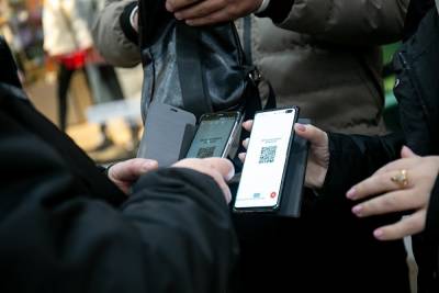 Срок действия сертификатов о вакцинации и QR-кодов сократили в 2 раза - znak.com - Россия