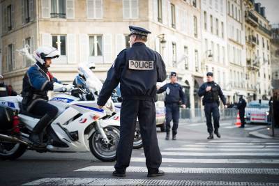 Жеральд Дарманен - Глава МВД Франции выехал в Канн после нападения на сотрудника полиции - tvc.ru - Франция