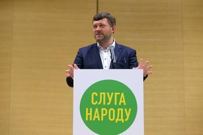 Владимир Зеленский - Руслан Стефанчук - Александр Корниенко - Юлия Палийчук - Партия Зеленского осталась без лидера - lenta.ru - Украина