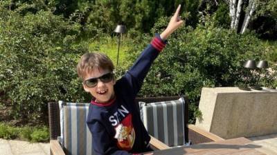 Алла Пугачева - Максим Галкин - Гарри Галкин - Максим Галкин показал, как вместе с сыном собирает концертный рояль - 5-tv.ru