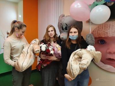 Детдом, любовь и двойня: 19-летнюю маму-одиночку встретили из роддома как звезду - lipetskmedia.ru