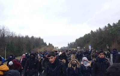 Петр Вавжик - Польша отреагировала на караван мигрантов из Беларуси - korrespondent.net - Украина - Белоруссия - Польша - Варшава