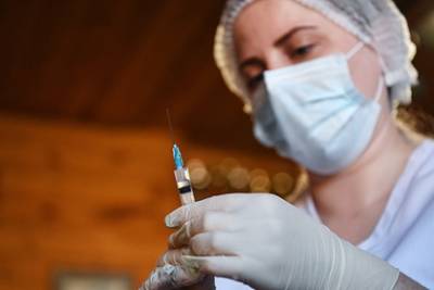 Александр Чепурнов - Вирусолог раскритиковал вакцину «ЭпиВак» для детей - lenta.ru