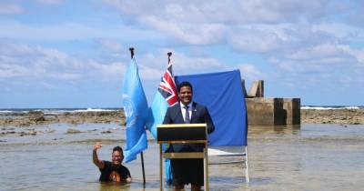 Глава МИД Тувалу записал речь для климатической конференции, стоя по колено в воде - dsnews.ua - Украина - Тувалу