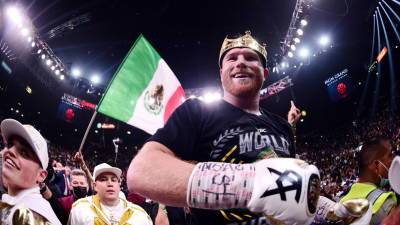 Усман Камару - Альварес Сауль - Сергей Харитонов - Майкл Чендлер - Джастин Гэтжи - Нокаут от Альвареса, защита Усмана и победа Харитонова: самые запоминающиеся события выходных в мире бокса и MMA - russian.rt.com