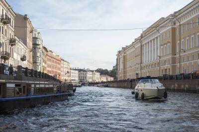 Теплоходам запретили скользить по рекам и каналам Петербурга - neva.today - Санкт-Петербург