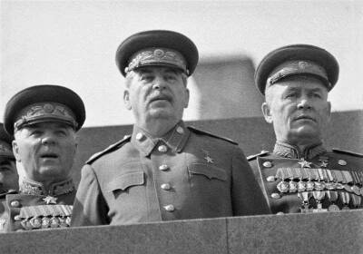 Иосиф Сталин - Правнука Сталина пытается выселить из квартиры вождя СССР родной отец - actualnews.org