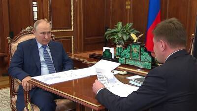 Владимир Путин - Андрей Богинский - О настоящем и будущем отечественного вертолетостроения говорили в Кремле Владимир Путин и Андрей Богинский - 1tv.ru - Россия