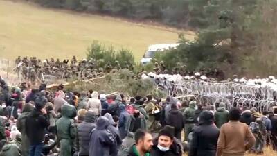 На границе Польши и Белоруссии скопились тысячи мигрантов - 1tv.ru - Белоруссия - Польша - Варшава