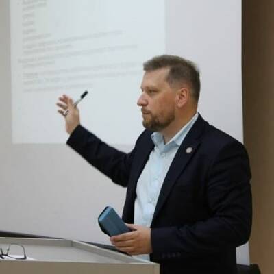 В Ленобласти уволили директора школы, который не принял ремонт с плесенью - znak.com - Ленинградская обл. - район Гатчинский