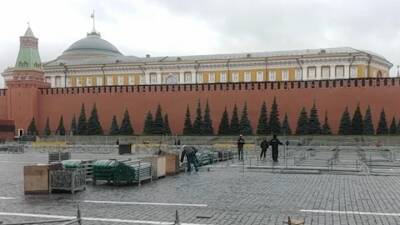 Рабочие приступили к монтажу ГУМ-катка на Красной площади - vm.ru - Москва - Москва