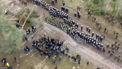 На границе Белоруссии и Польши скопились тысячи беженцев из стран Ближнего Востока - 1tv.ru - Белоруссия - Ирак - Польша - Литва - Минск - Варшава