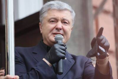 Владимир Зеленский - Петр Порошенко - Порошенко распродал свои телеканалы из-за закона об олигархах - mk.ru - Украина